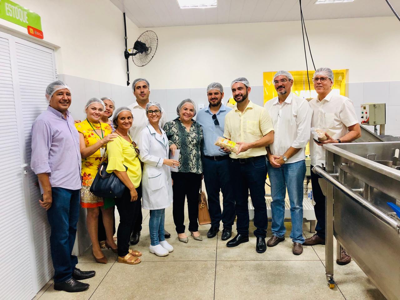 Comitiva do governo de Alagoas visita a Fábrica do Mais Nutrição